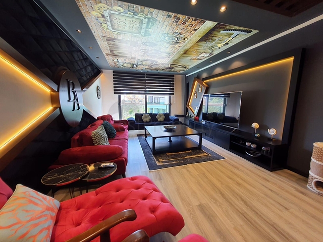 مطبخ منفصل - شقة عائلية واسعة تصميم 3 غرف وصالة - في اوبا / الانيا 