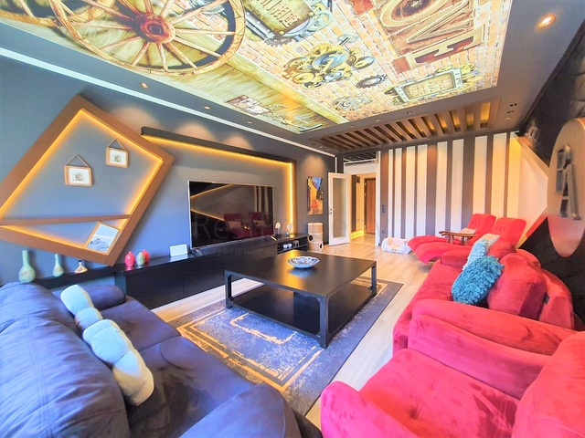 مطبخ منفصل - شقة عائلية واسعة تصميم 3 غرف وصالة - في اوبا / الانيا 