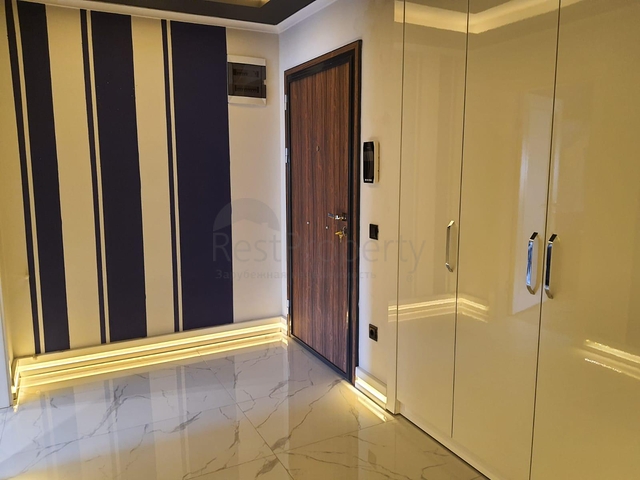 مطبخ منفصل - شقة عائلية واسعة تصميم 3 غرف وصالة - في اوبا / الانيا 