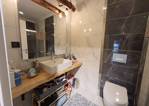 مطبخ منفصل - شقة عائلية واسعة تصميم 3 غرف وصالة - في اوبا / الانيا 