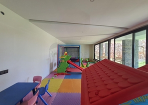 مطبخ منفصل - شقة عائلية واسعة تصميم 3 غرف وصالة - في اوبا / الانيا 