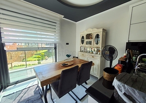 مطبخ منفصل - شقة عائلية واسعة تصميم 3 غرف وصالة - في اوبا / الانيا 