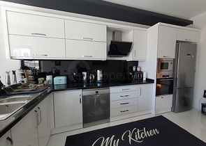 مطبخ منفصل - شقة عائلية واسعة تصميم 3 غرف وصالة - في اوبا / الانيا 