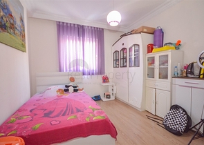 شقة عائلية واسعة - ثلاث غرف وصالة مع مطبخ منفصل -في محمودلار / الانيا 