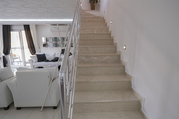 شقق للبيع في مركز الانيا - دوبلكس غرفتين وصالة جديدة - الانيا 