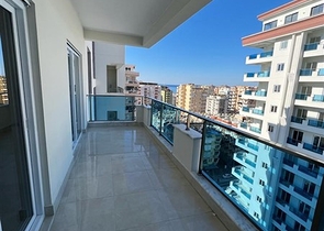 مجمع حديث بخدمات فندقية - شقة غرفة وصالة - في منطقة محمودلار / الانيا 