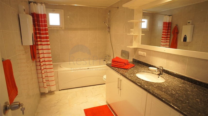 دوبلكس فاخرة اطلالة بحرية مباشرة - في توسمور / الانيا 