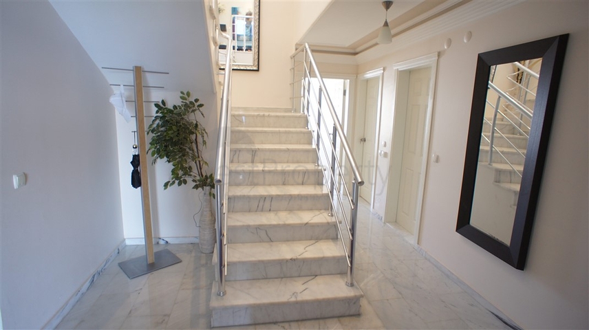 دوبلكس فاخرة اطلالة بحرية مباشرة - في توسمور / الانيا 