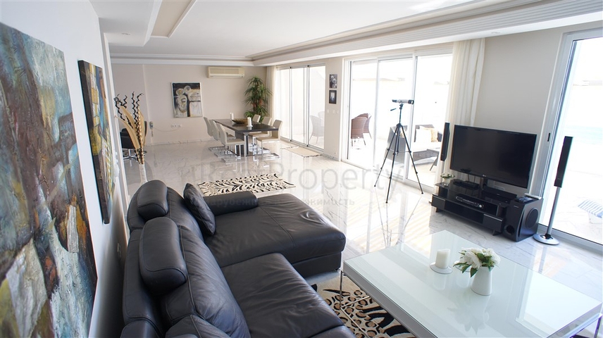 دوبلكس فاخرة اطلالة بحرية مباشرة - في توسمور / الانيا 