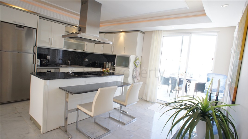 دوبلكس فاخرة اطلالة بحرية مباشرة - في توسمور / الانيا 