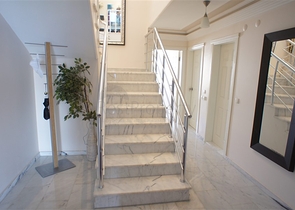 دوبلكس فاخرة اطلالة بحرية مباشرة - في توسمور / الانيا 