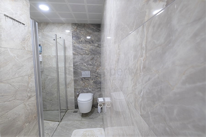 شقة انيقة - دوبلكس  غرفتين وصالة ضمن مجمع فاخر - في محمودلار / الانيا 