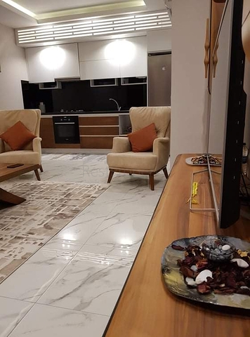 شقة غرفة وصالة مفروشة - ضمن مجمع حديث - في محمودلار / الانيا 