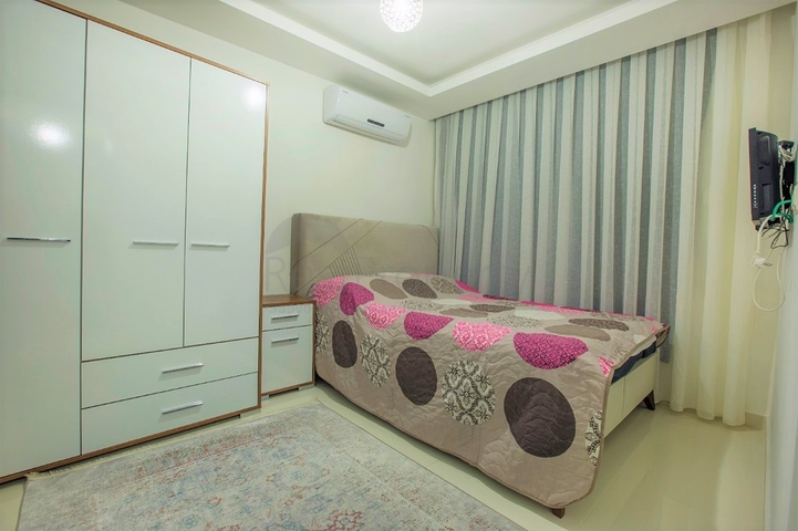 سعر مناسب - شقة غرفة وصالة ضمن مجمع في موقع مميز - مركز الانيا 