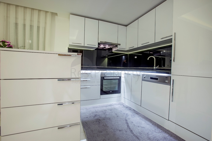 سعر مناسب - شقة غرفة وصالة ضمن مجمع في موقع مميز - مركز الانيا 