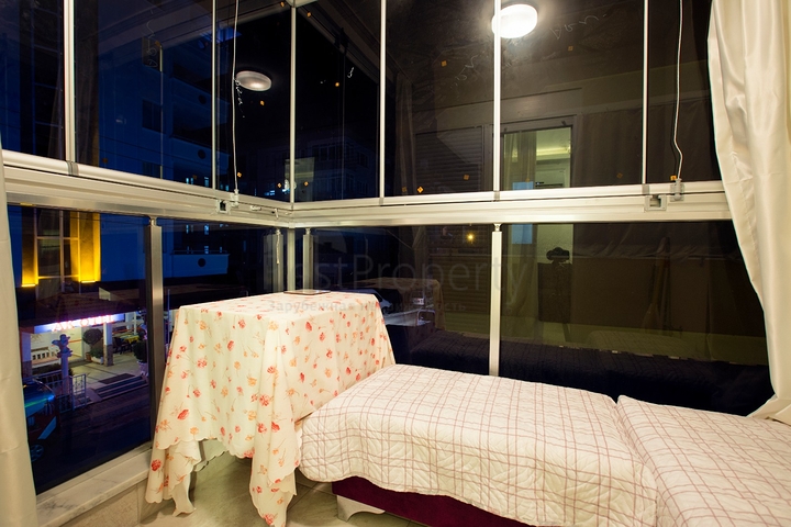 سعر مناسب - شقة غرفة وصالة ضمن مجمع في موقع مميز - مركز الانيا 