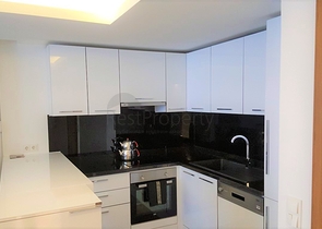 سعر مناسب - شقة غرفة وصالة ضمن مجمع في موقع مميز - مركز الانيا 