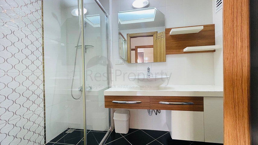 شقة واسعة - غرفة وصالة مفروشة بأناقة - في محمودلار/ الانيا 