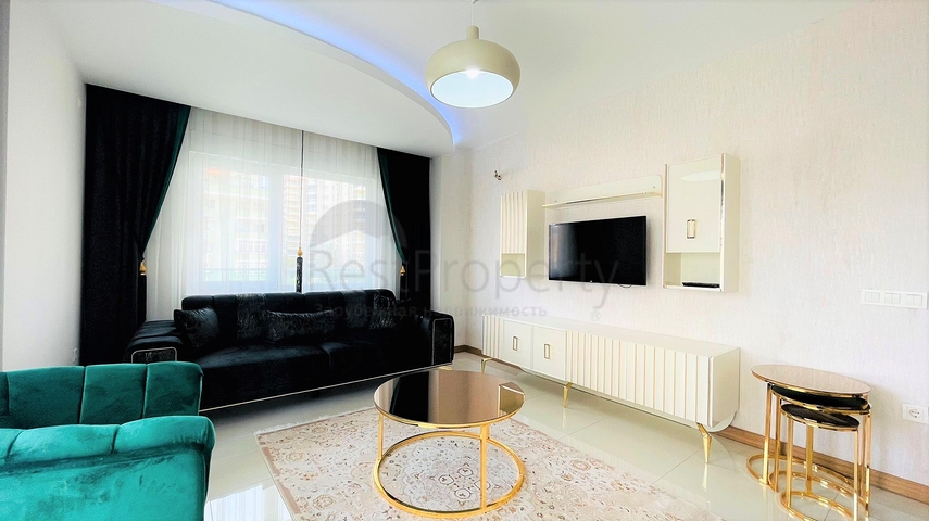 شقة واسعة - غرفة وصالة مفروشة بأناقة - في محمودلار/ الانيا 