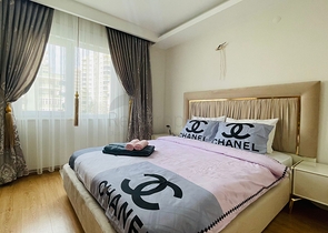 شقة واسعة - غرفة وصالة مفروشة بأناقة - في محمودلار/ الانيا 