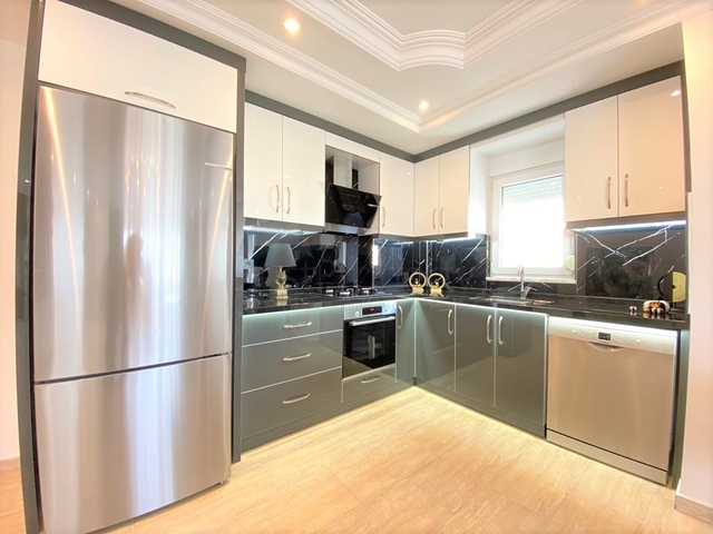 قريبة من شاطئ كليوباترا - شقة غرفتين وصالة مفروشة - في مركز الانيا 