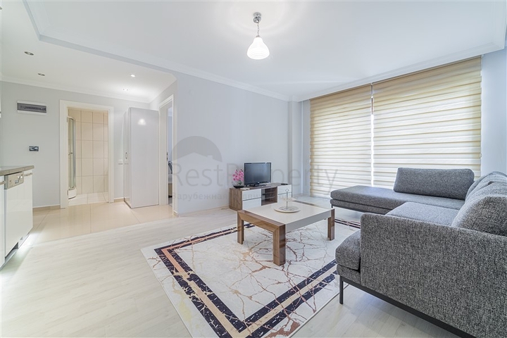 مجمع انيق - شقة غرفة وصالة مفروشة - اطلالة على المسبح - في اوبا / الانيا 