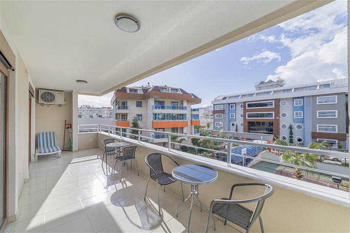 مجمع انيق - شقة غرفة وصالة مفروشة - اطلالة على المسبح - في اوبا / الانيا 