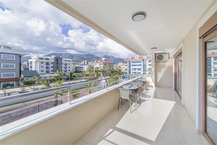 مجمع انيق - شقة غرفة وصالة مفروشة - اطلالة على المسبح - في اوبا / الانيا 