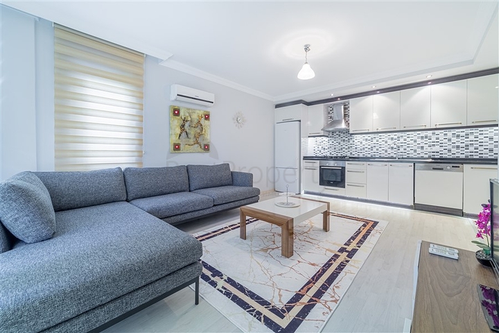 مجمع انيق - شقة غرفة وصالة مفروشة - اطلالة على المسبح - في اوبا / الانيا 