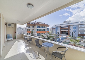 مجمع انيق - شقة غرفة وصالة مفروشة - اطلالة على المسبح - في اوبا / الانيا 