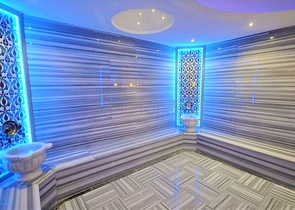 مجمع انيق - شقة غرفة وصالة مفروشة - اطلالة على المسبح - في اوبا / الانيا 