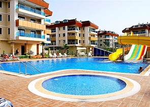 مجمع انيق - شقة غرفة وصالة مفروشة - اطلالة على المسبح - في اوبا / الانيا 