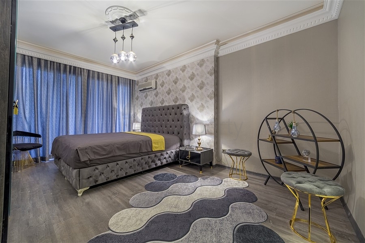 شقة واسعة وانيقة - غرفتين وصالة ضمن مجمع سكني - في اوبا / الانيا 