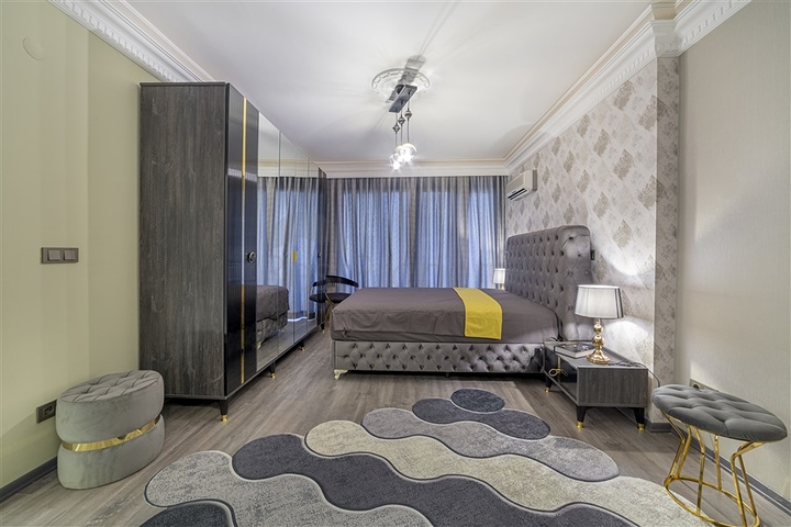 شقة واسعة وانيقة - غرفتين وصالة ضمن مجمع سكني - في اوبا / الانيا 