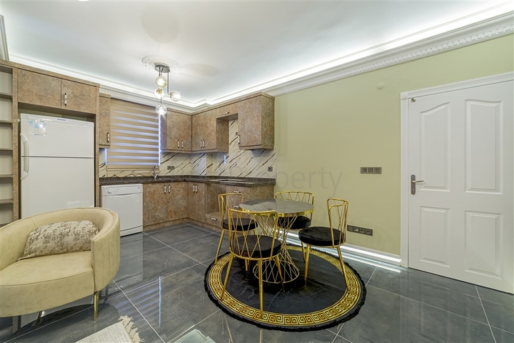 شقة واسعة وانيقة - غرفتين وصالة ضمن مجمع سكني - في اوبا / الانيا 