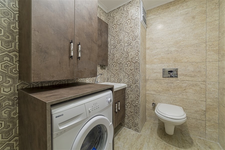 شقة واسعة وانيقة - غرفتين وصالة ضمن مجمع سكني - في اوبا / الانيا 