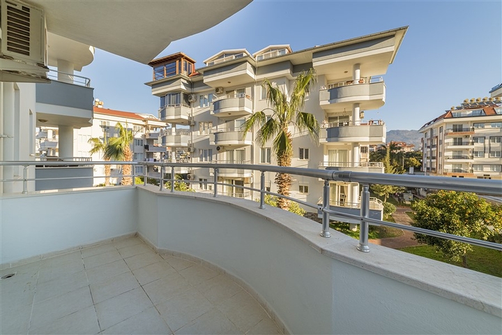 شقة واسعة وانيقة - غرفتين وصالة ضمن مجمع سكني - في اوبا / الانيا 