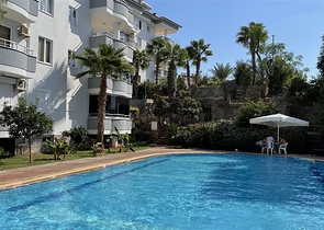 شقة واسعة وانيقة - غرفتين وصالة ضمن مجمع سكني - في اوبا / الانيا 