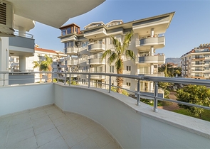 شقة واسعة وانيقة - غرفتين وصالة ضمن مجمع سكني - في اوبا / الانيا 