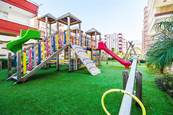 اطلالة على البحر - شقة في شارع بارباروس - تصميم غرفتين وصالة مفروشة -ضمن مجمع سكني - محمودلار/ الانيا 