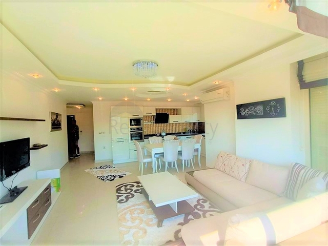 اطلالة على البحر - شقة في شارع بارباروس - تصميم غرفتين وصالة مفروشة -ضمن مجمع سكني - محمودلار/ الانيا 