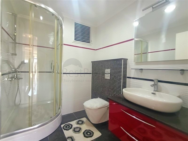 اطلالة على البحر - شقة في شارع بارباروس - تصميم غرفتين وصالة مفروشة -ضمن مجمع سكني - محمودلار/ الانيا 