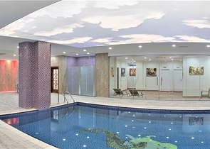 اطلالة على البحر - شقة في شارع بارباروس - تصميم غرفتين وصالة مفروشة -ضمن مجمع سكني - محمودلار/ الانيا 