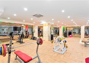 اطلالة على البحر - شقة في شارع بارباروس - تصميم غرفتين وصالة مفروشة -ضمن مجمع سكني - محمودلار/ الانيا 