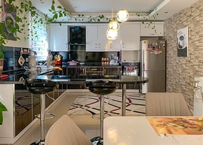 اطلالة ساحرة - دوبلكس عائلية واسعة 4 غرف وصالة - ضمن مجمع 5 نجوم - في كارجيجاك / الانيا