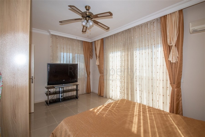 اطلالة بحر - دوبلكس 4 غرف وصالة - في محمودلار/ الانيا 