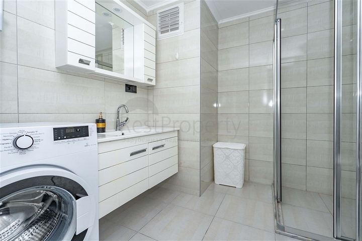 قريبة من البحر - شقة غرفتين وصالة مفروشة - في مركز الانيا 