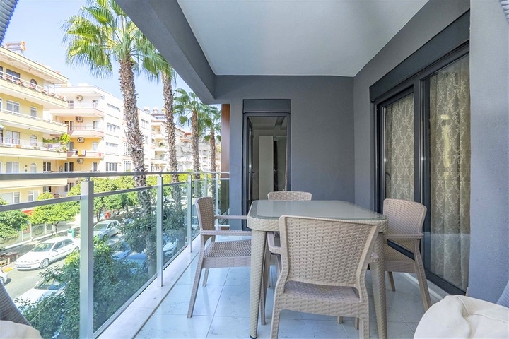 قريبة من البحر - شقة غرفتين وصالة مفروشة - في مركز الانيا 