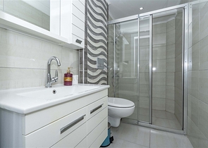 قريبة من البحر - شقة غرفتين وصالة مفروشة - في مركز الانيا 