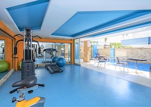 قريبة من البحر - شقة غرفتين وصالة مفروشة - في مركز الانيا 